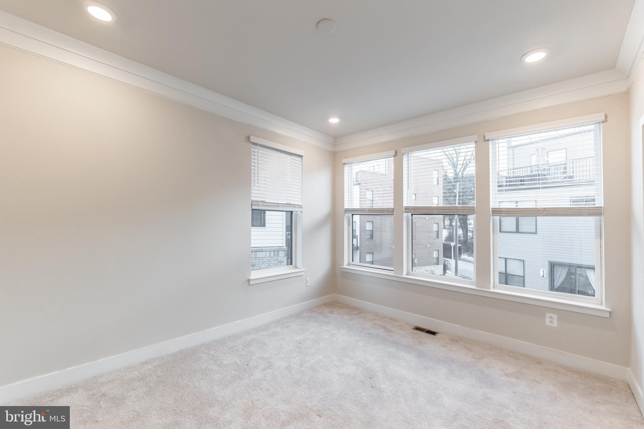 4404 Roland Heights Avenue Baltimore, MD 21211 - Photo 23 of 36