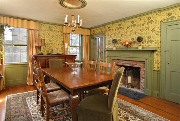 100 High Street Boston, MA 02129 - Photo 3 of 12 a view of a dining room with furniture and chandelier