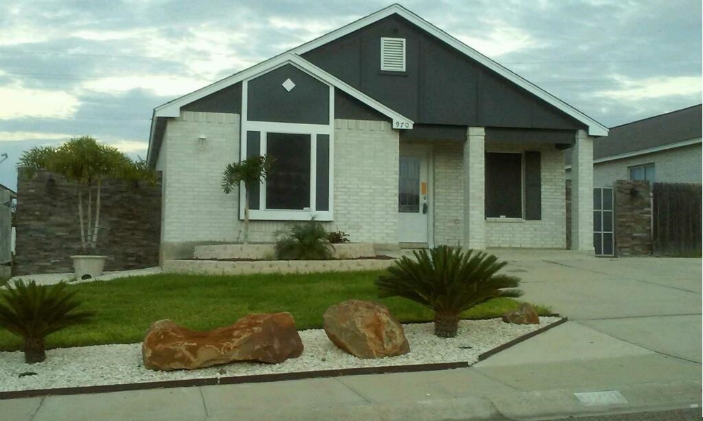 970 Witherspoon Loop Laredo, TX 78046 - Photo 1 of 9 Gallery Image 1