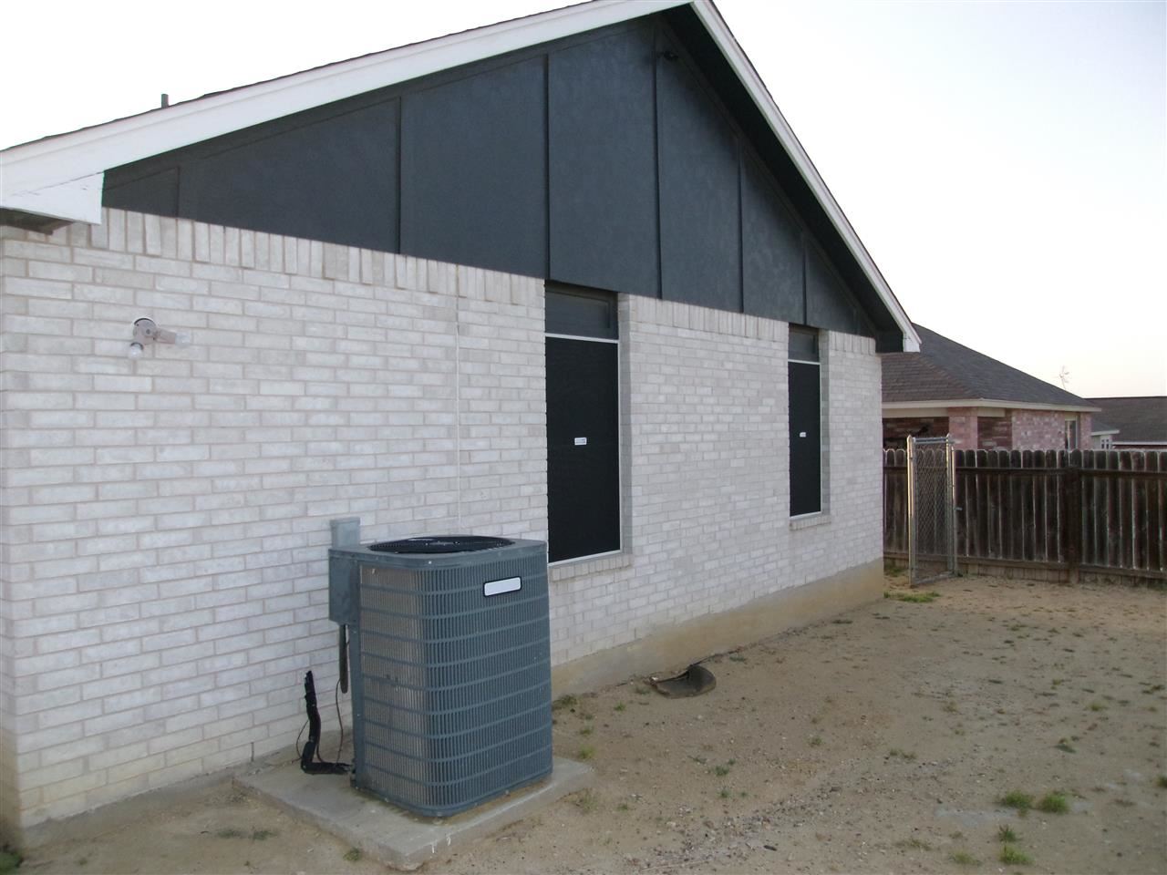 970 Witherspoon Loop Laredo, TX 78046 - Photo 8 of 9 Gallery Image 8