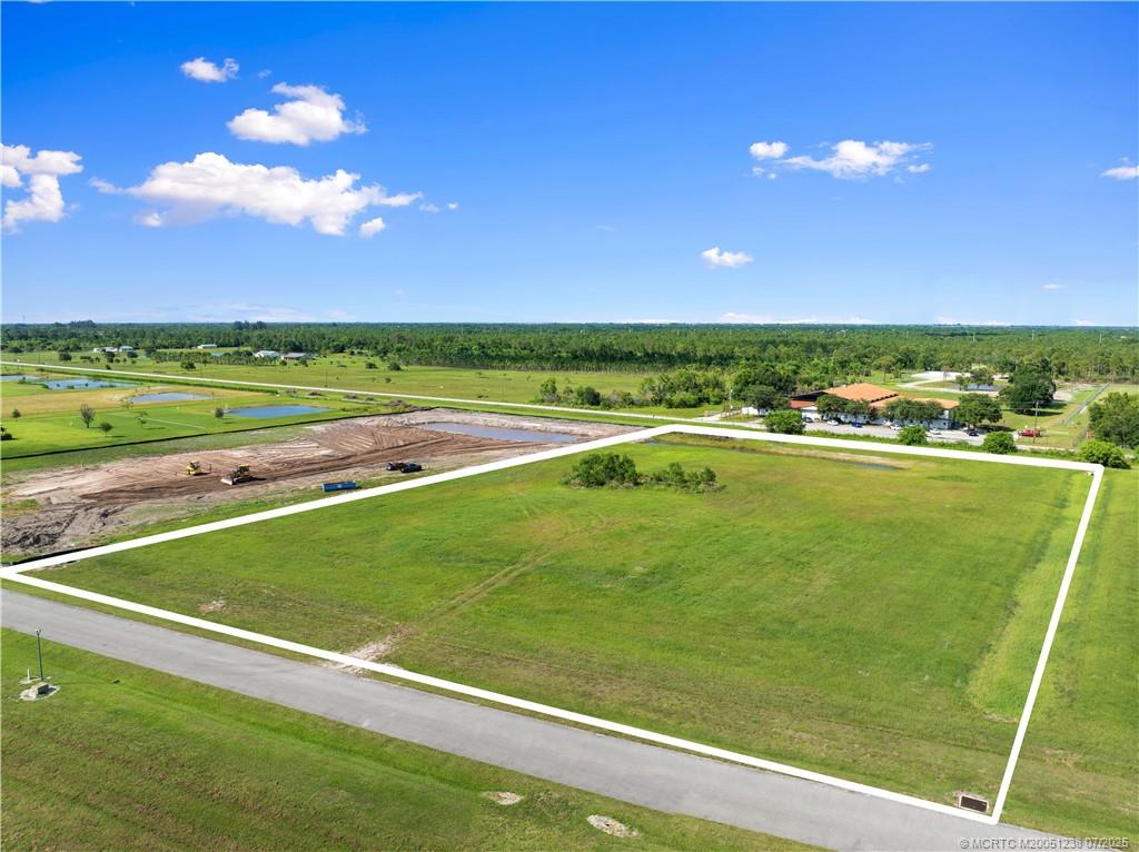 2805 Southwest Stoneybrook Way