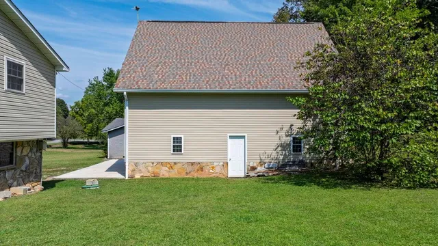 $369,900 | 475 Broyles Road, Spring City, TN 37381