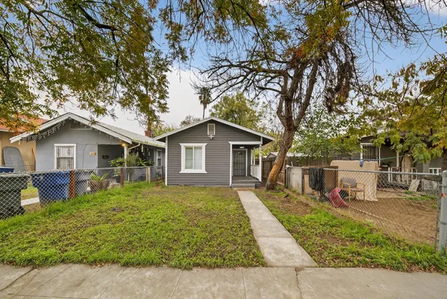 $215,000 | 3231 East Townsend Avenue, Fresno, CA 93702