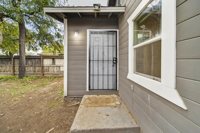$215,000 | 3231 East Townsend Avenue, Fresno, CA 93702