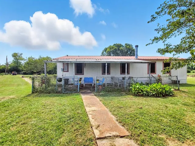 $230,000 | 1652 County Road 1121, Farmersville, TX 75442