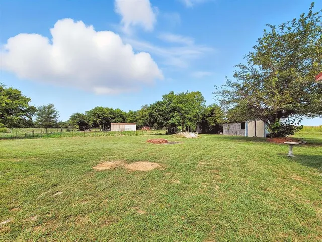 $230,000 | 1652 County Road 1121, Farmersville, TX 75442
