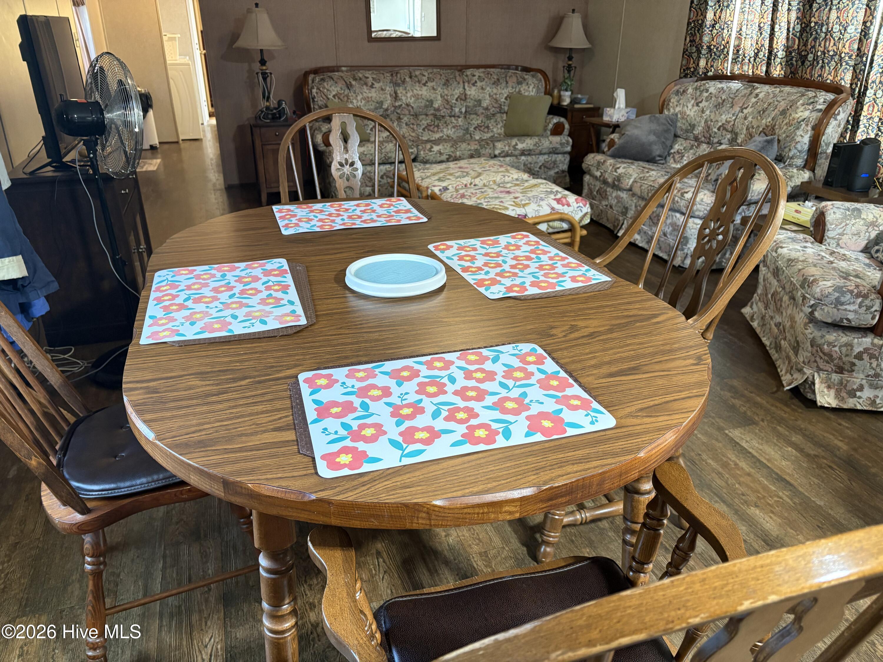 312 Fire Tower Road Lake Waccamaw, NC 28450 - Photo 17 of 26 Dining table
