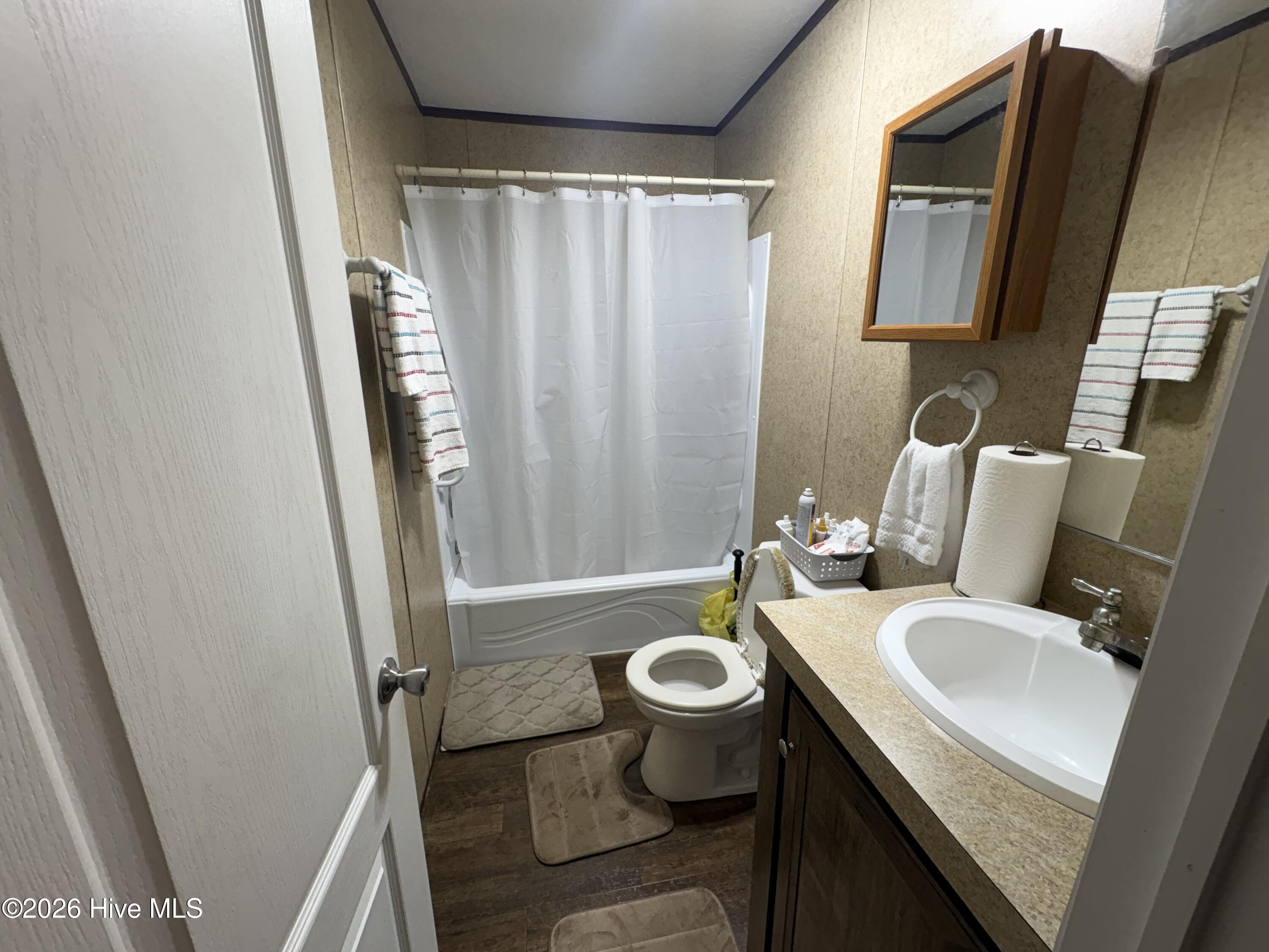 312 Fire Tower Road Lake Waccamaw, NC 28450 - Photo 26 of 26 Jack and Jill Bath