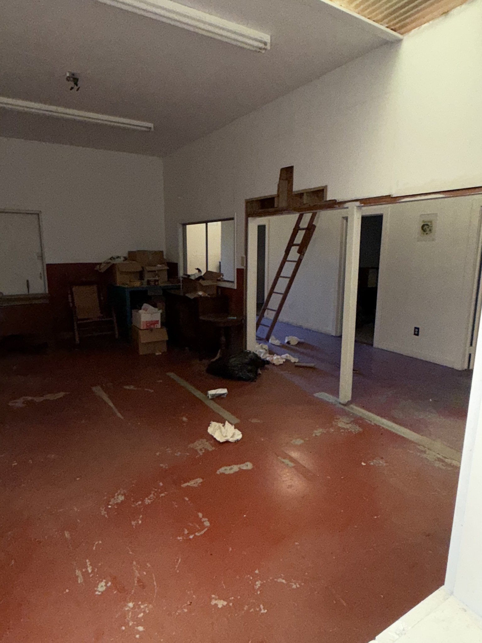 8475 Crawley Hill Road Mount Pleasant, TN 38474 - Photo 19 of 41 a view of a room with gym equipment