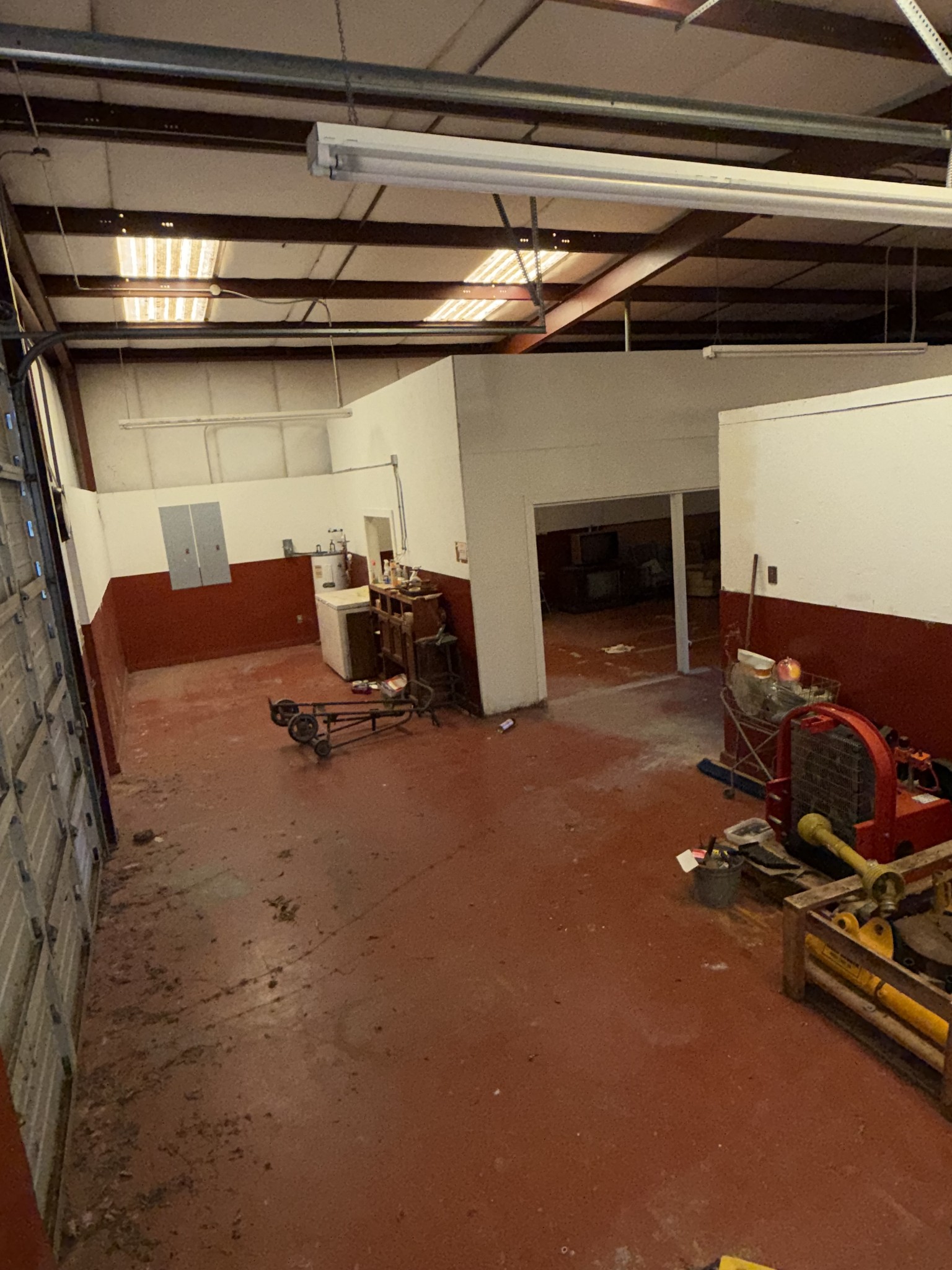 8475 Crawley Hill Road Mount Pleasant, TN 38474 - Photo 23 of 41 a view of a room with gym equipment