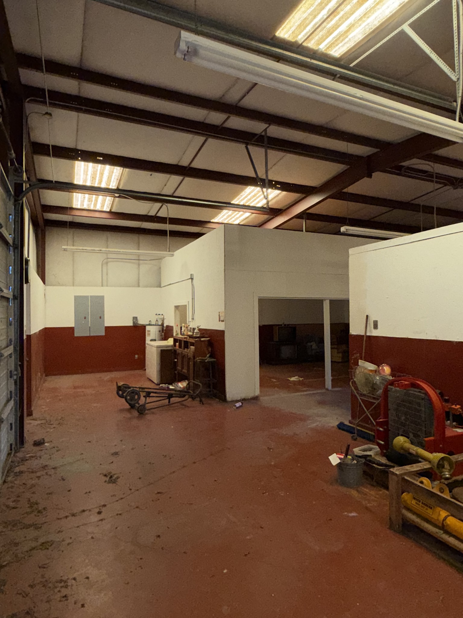 8475 Crawley Hill Road Mount Pleasant, TN 38474 - Photo 24 of 41 a view of a room with gym equipment