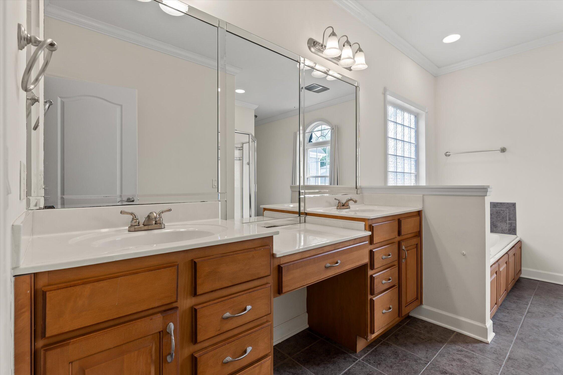 9859 Fieldcrest Drive Apison, TN 37302 - Photo 21 of 47 Primary Bathroom