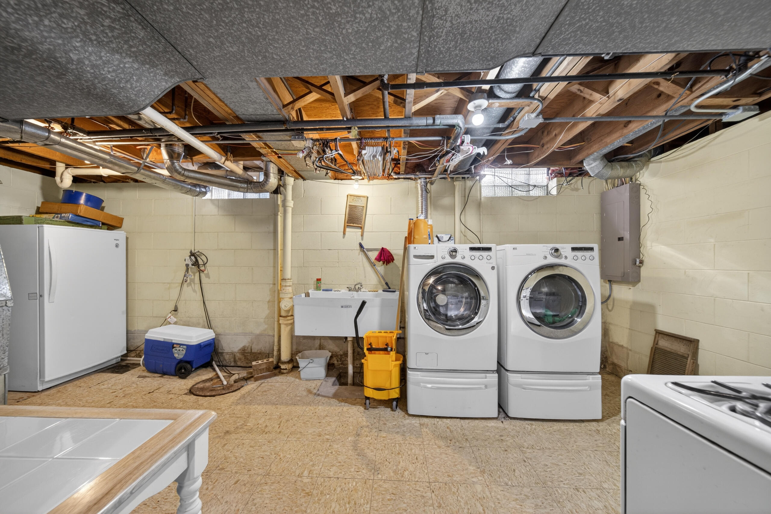 2915 South 16th Street Sheboygan, WI 53081 - Photo 42 of 48 Laundry Area