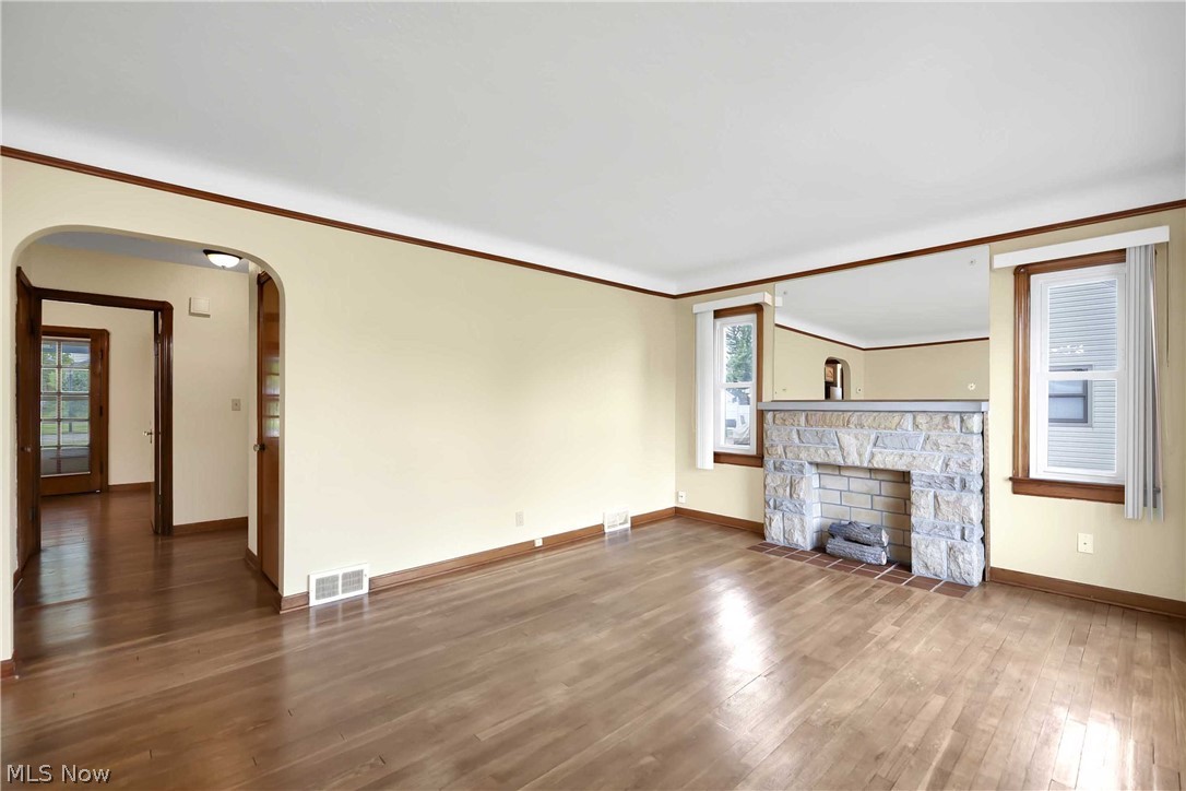 9303 Snow Road Cleveland, OH 44130 - Photo 9 of 35