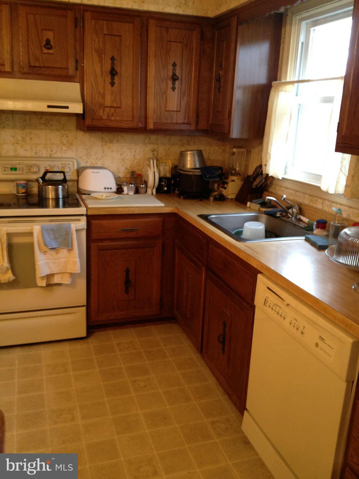 11609 Roulade Place Clinton, MD 20735 - Photo 4 of 7 Kitchen