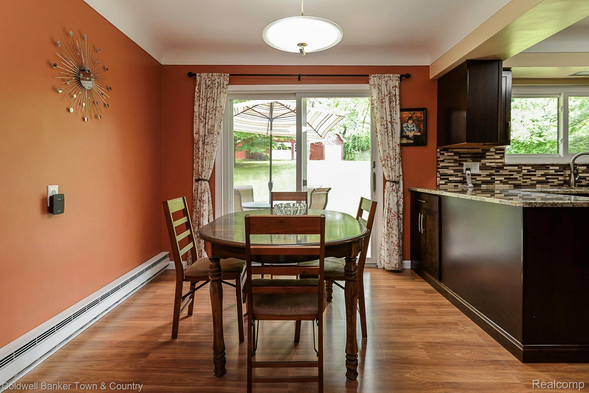 12318 White Lake Road Fenton, MI 48430 - Photo 10 of 42 DSC_4348.jpg