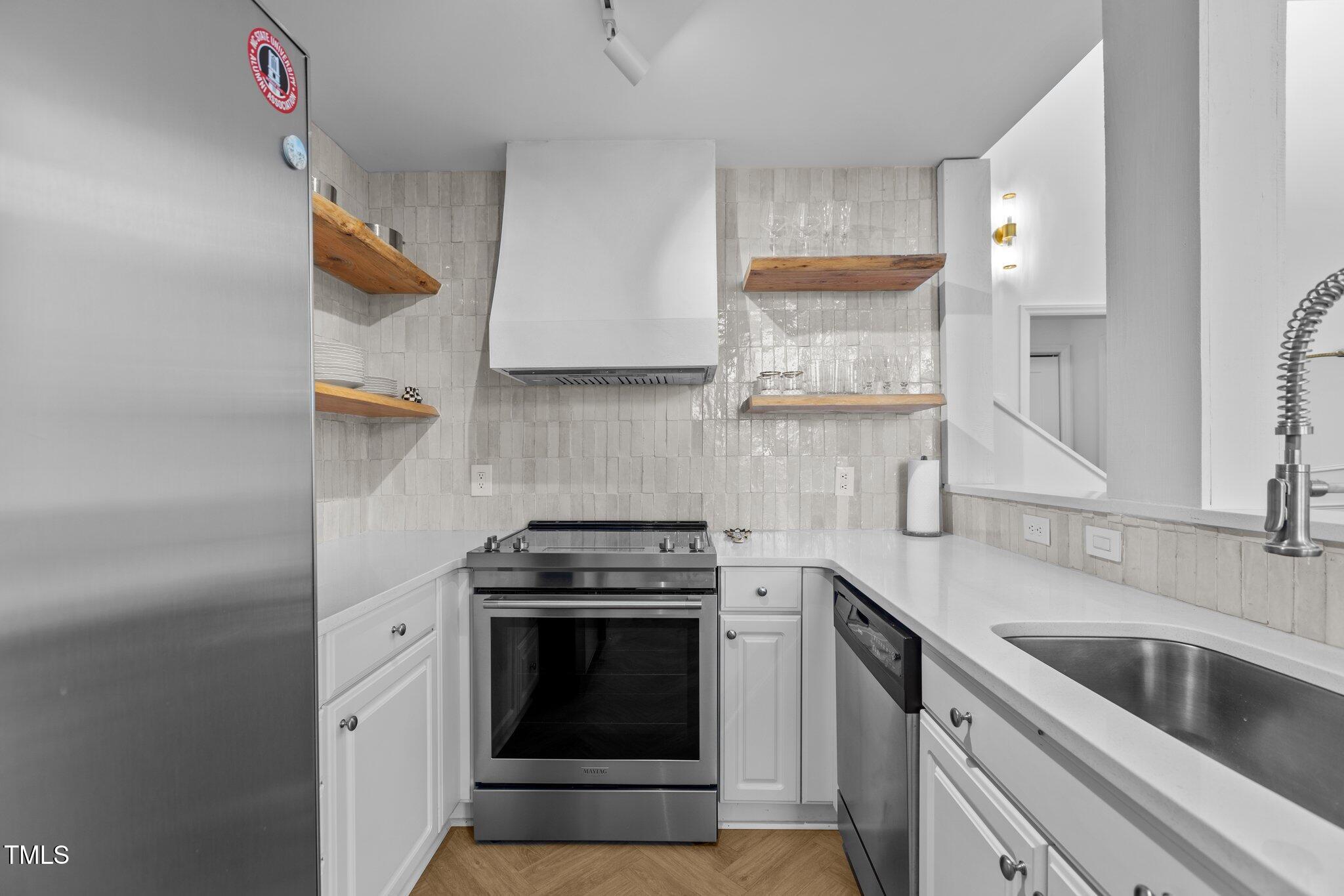 320 West Martin Street, Unit 205 Raleigh, NC 27601 - Photo 16 of 37 17-web-or-mls-2N6A9270