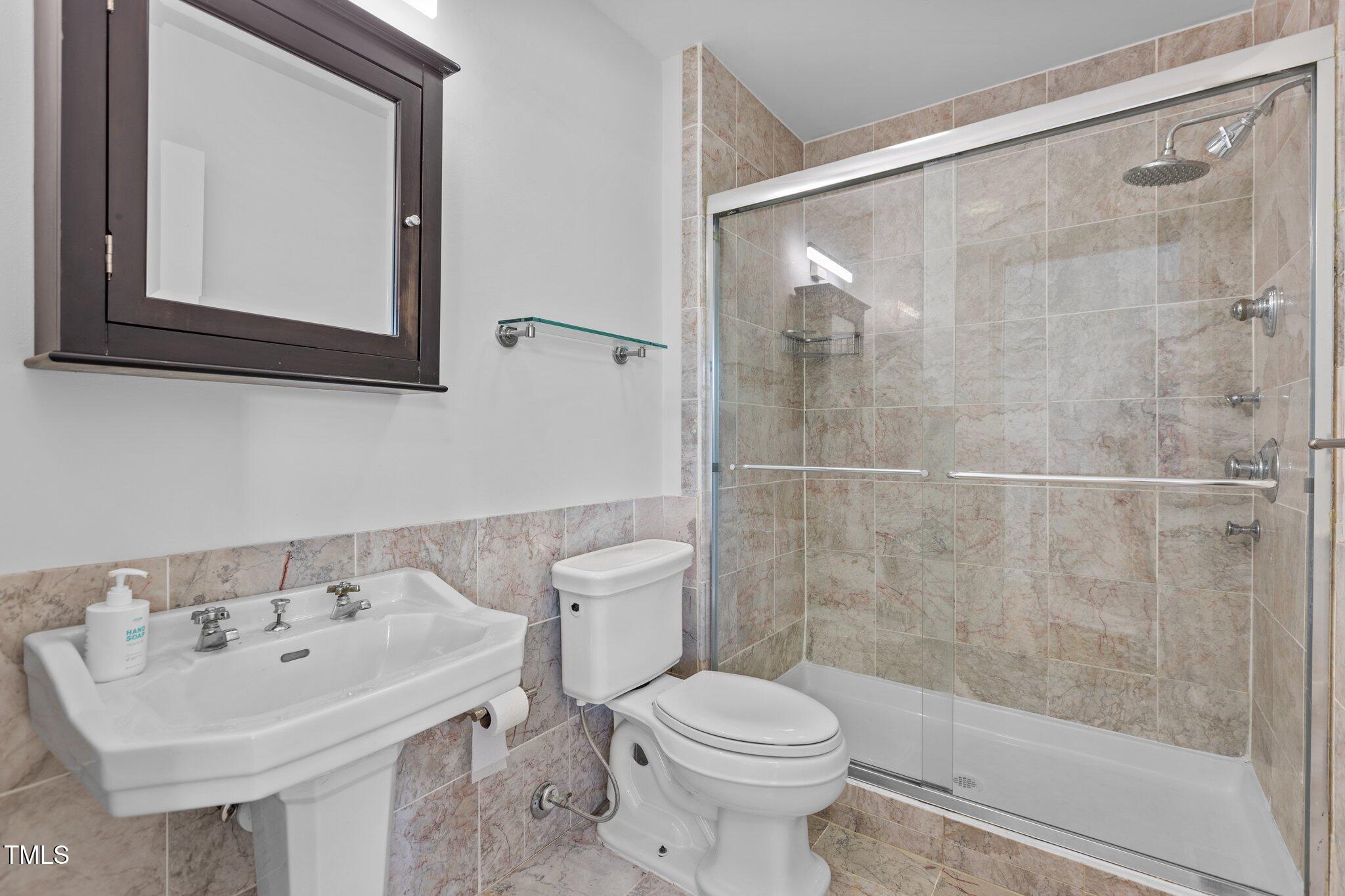 320 West Martin Street, Unit 205 Raleigh, NC 27601 - Photo 25 of 37 26-web-or-mls-2N6A9300