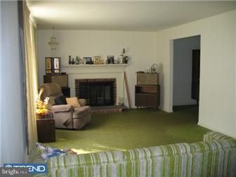 1203 Woodruff Road Glassboro, NJ 08028 - Photo 3 of 12 Living Room