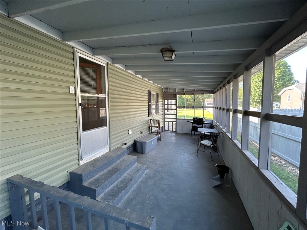 40 Masonic Park Road Marietta, OH 45750 - Photo 9 of 30 Screened Porch