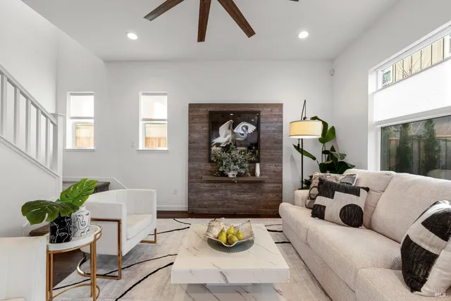 $1,099,000 | 591 Madison Street, Petaluma, CA 94952