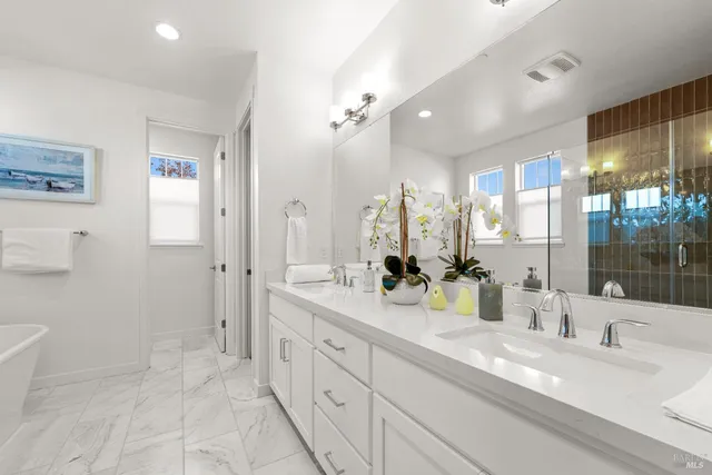 $1,099,000 | 591 Madison Street, Petaluma, CA 94952