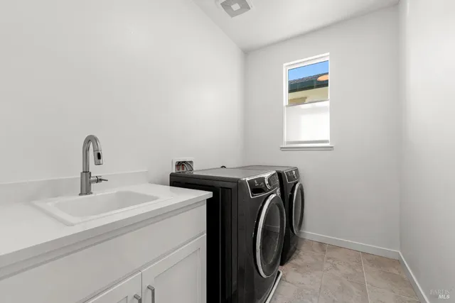 $1,099,000 | 591 Madison Street, Petaluma, CA 94952