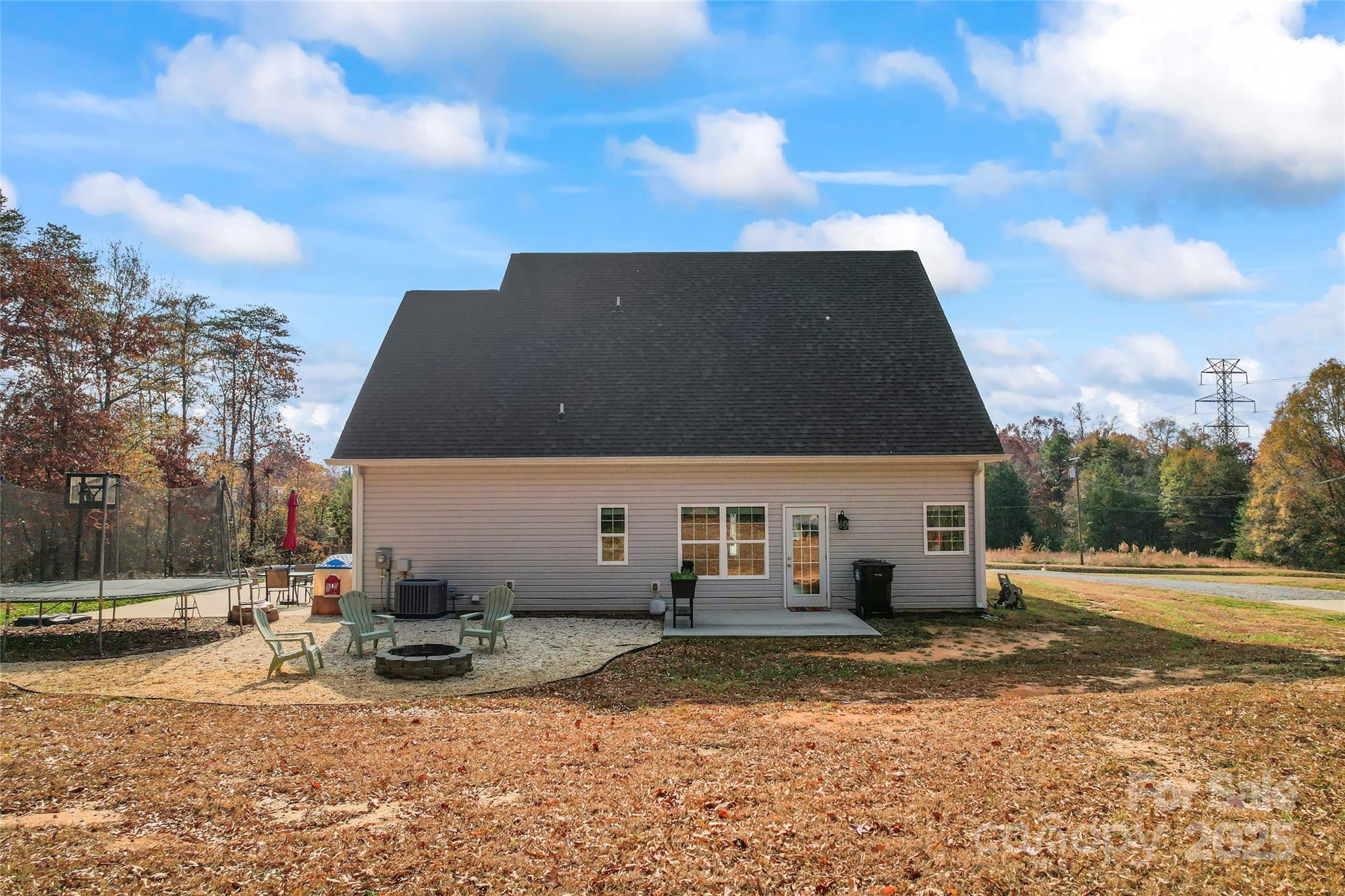 3839 Robinson Circle Gastonia, NC 28056 - Photo 39 of 46 a backyard of a house