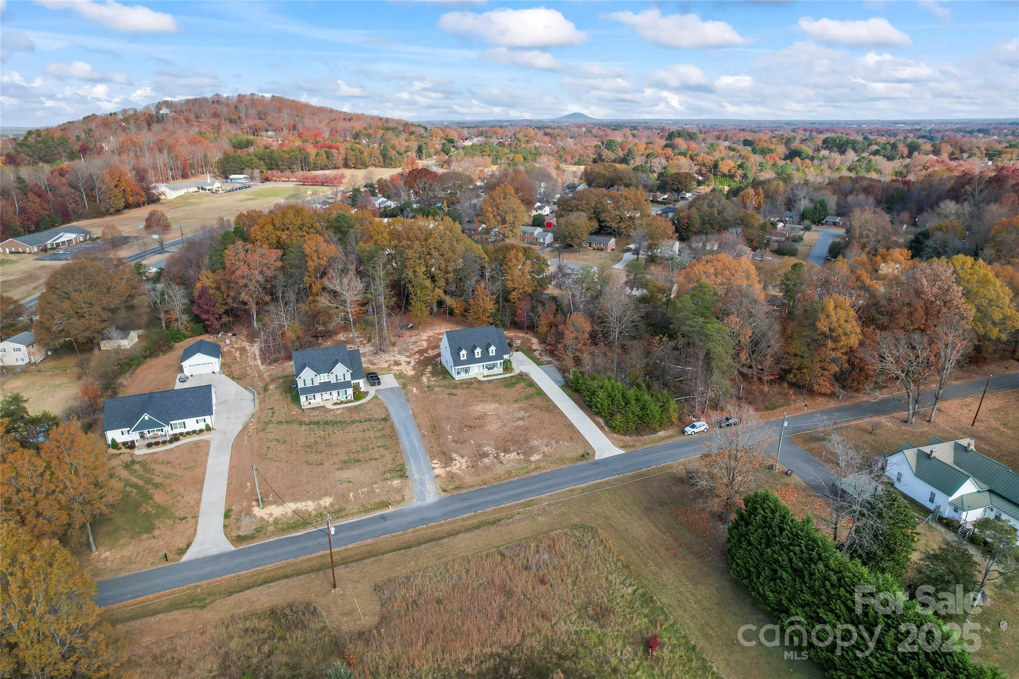 3839 Robinson Circle Gastonia, NC 28056 - Photo 43 of 46 an aerial view of a house with a yard