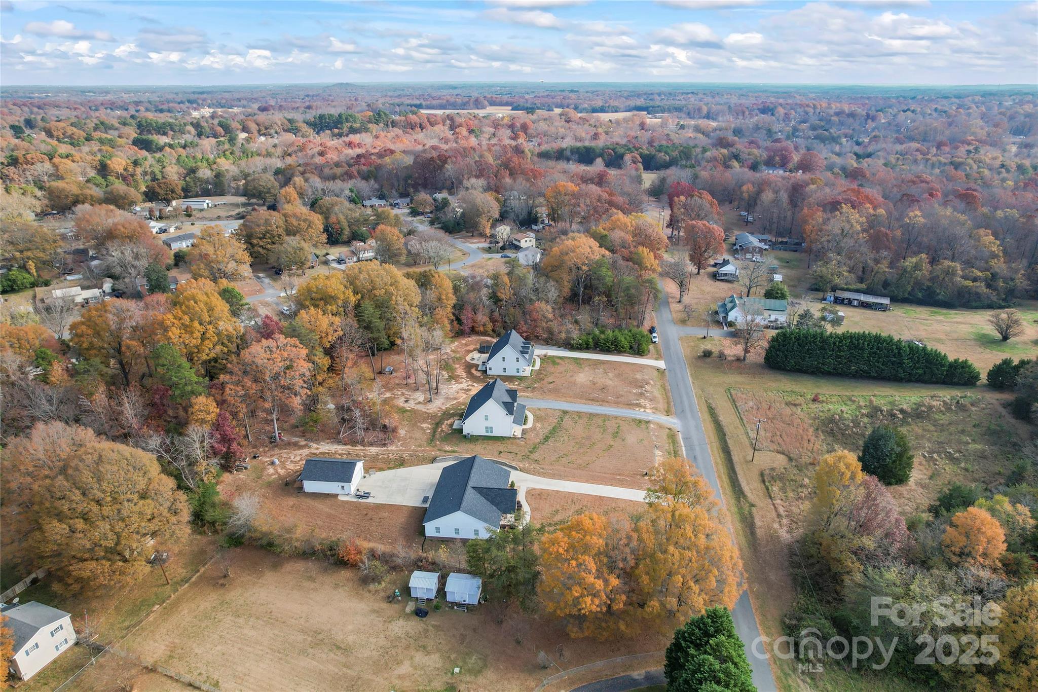 3839 Robinson Circle Gastonia, NC 28056 - Photo 44 of 46 an aerial view of a house with a yard
