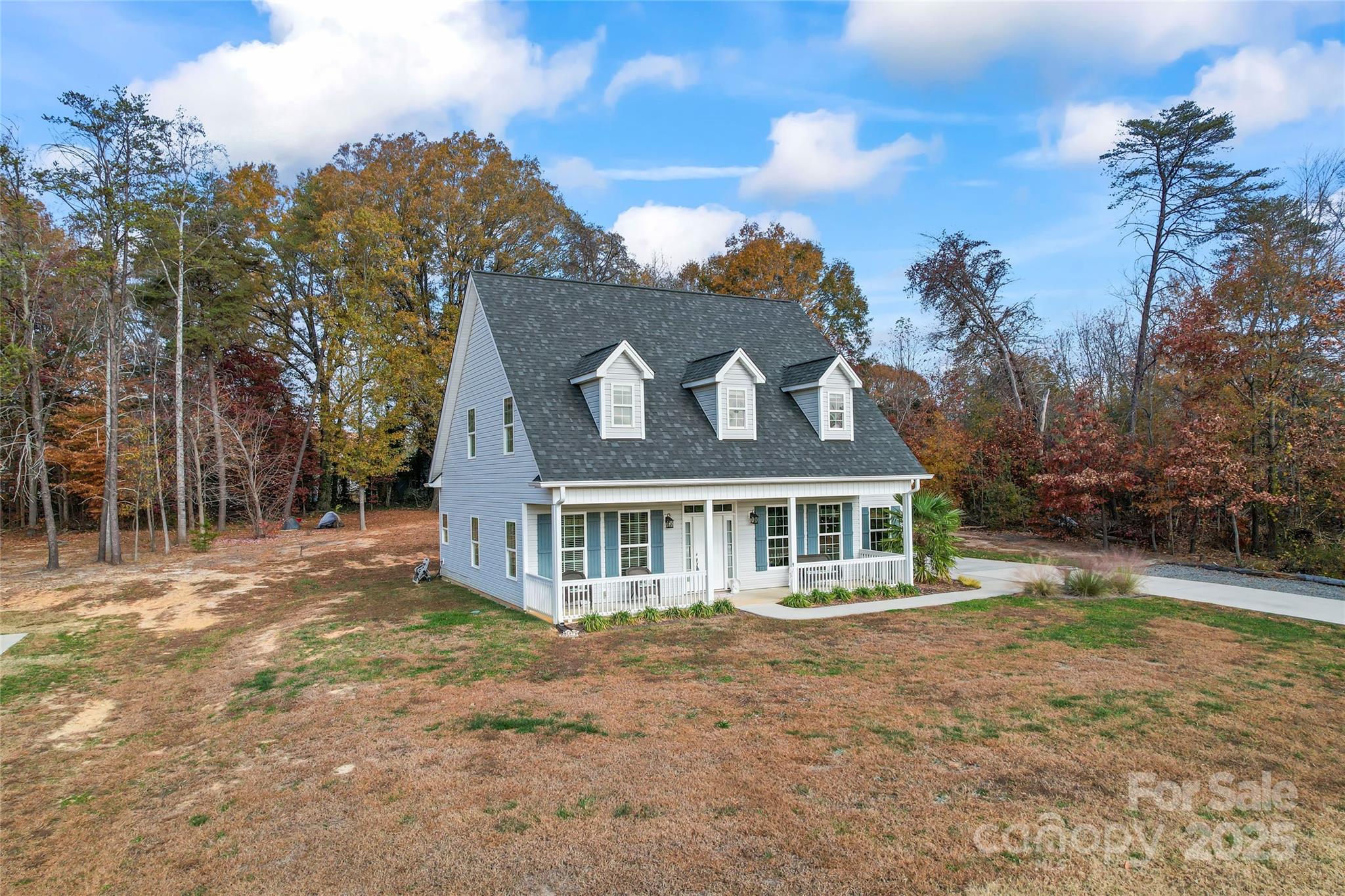 3839 Robinson Circle Gastonia, NC 28056 - Photo 6 of 46 a view of a house with a garden