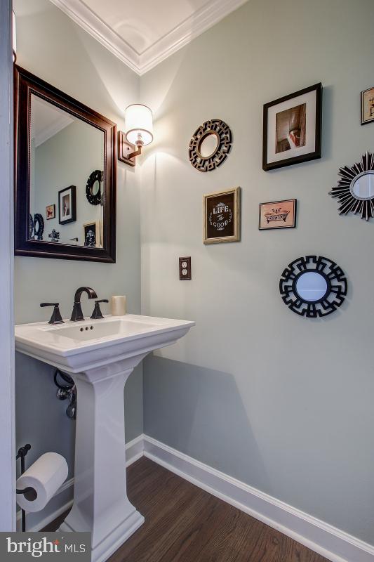 135 Little Quarry Road Gaithersburg, MD 20878 - Photo 8 of 36 Pretty, updated powder bath