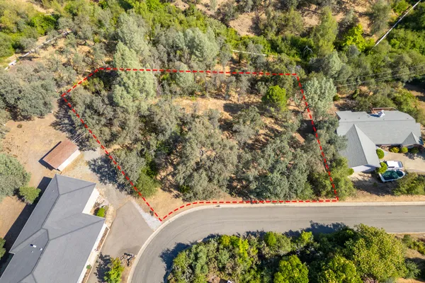 $74,900 | 866 Pioneer Drive, Redding, CA 96001