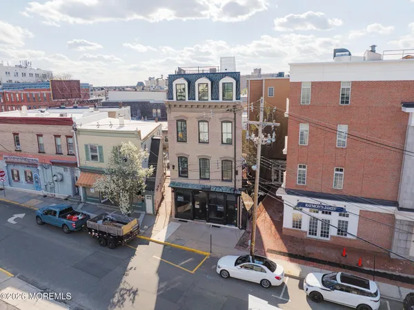$5,100 | 9 Wharf Avenue, Unit 3, Red Bank, NJ 07701