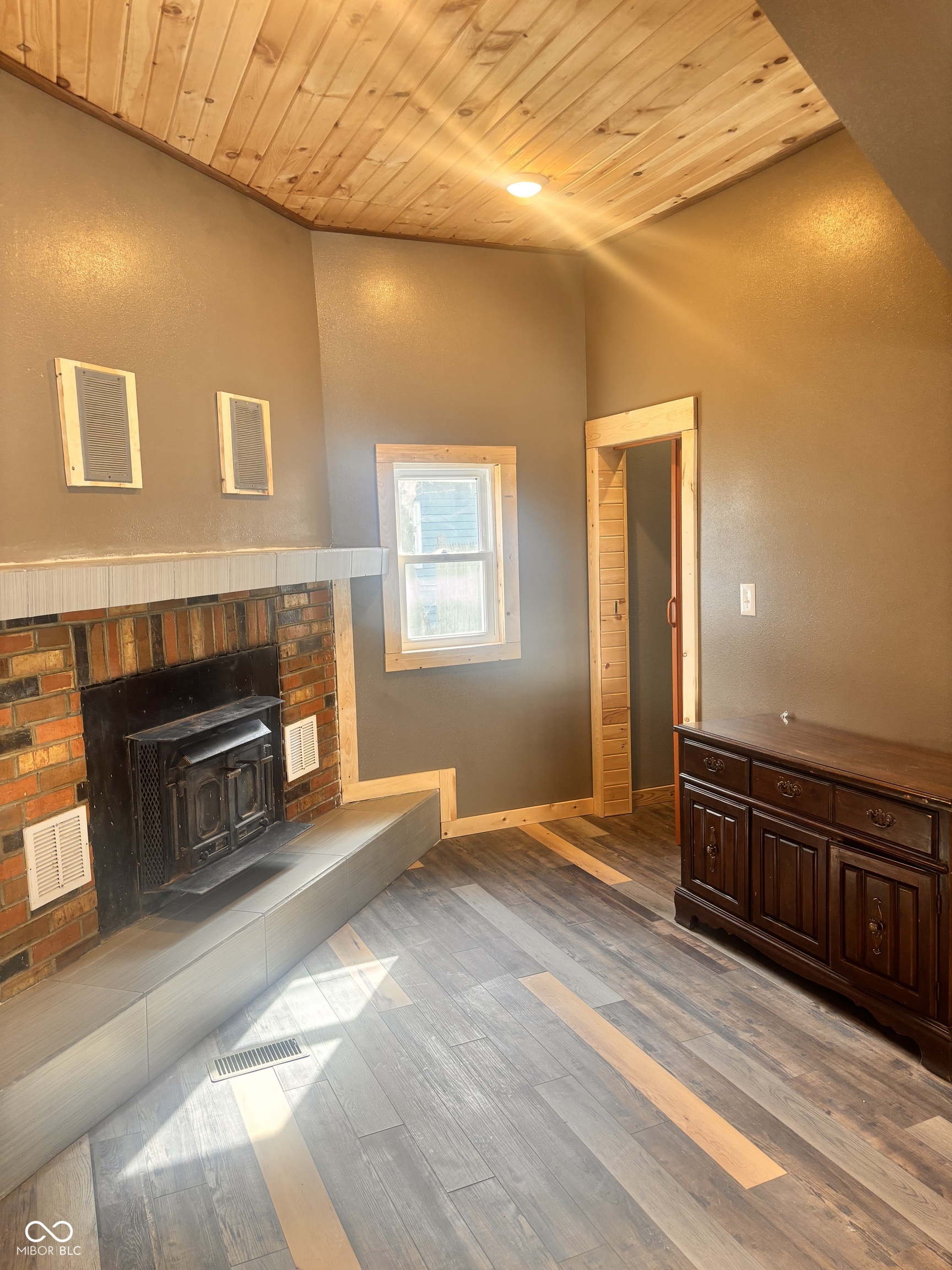 207 Jackson Street Frankton, IN 46044 - Photo 13 of 33
