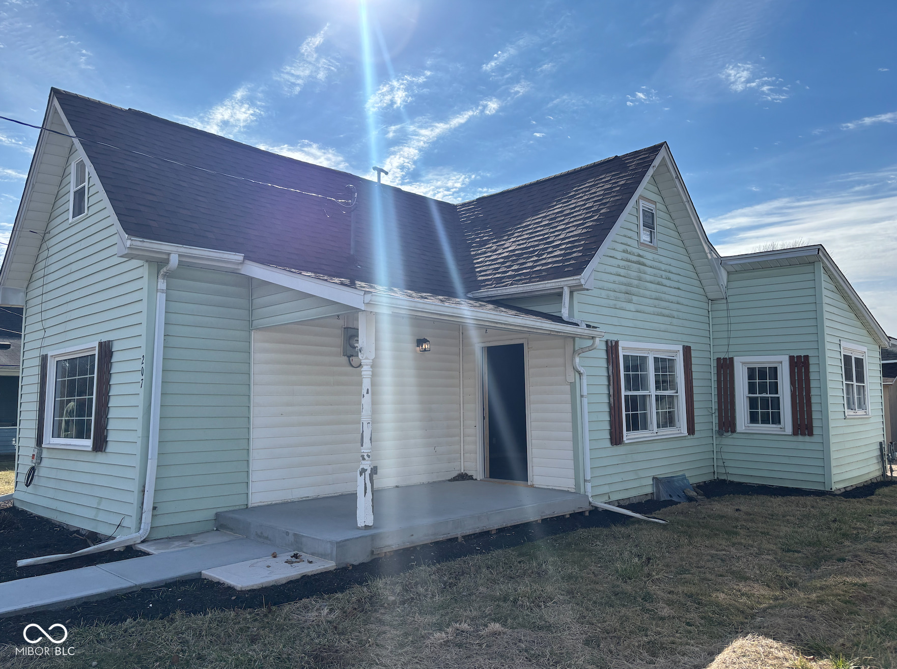 207 Jackson Street Frankton, IN 46044 - Photo 2 of 33