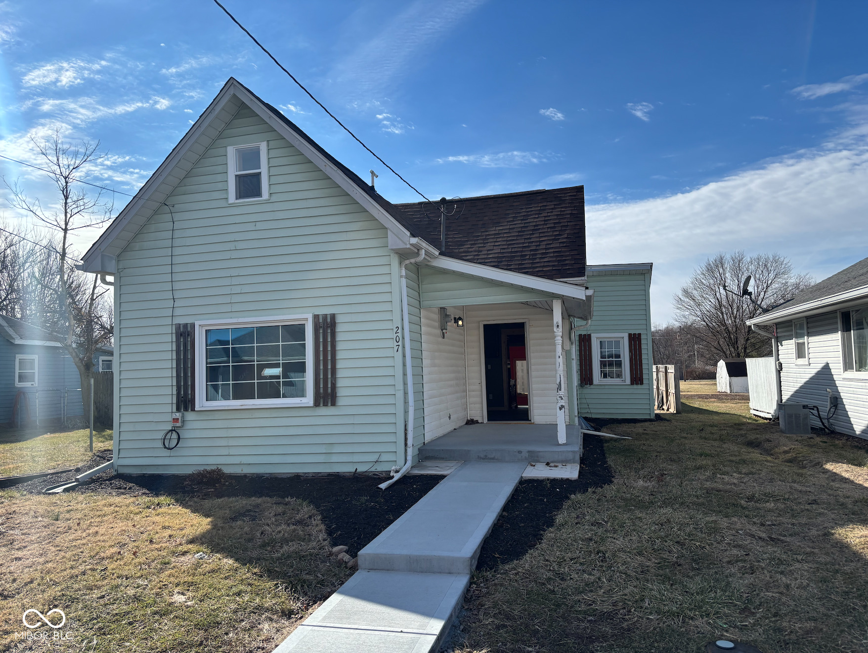 207 Jackson Street Frankton, IN 46044 - Photo 3 of 33