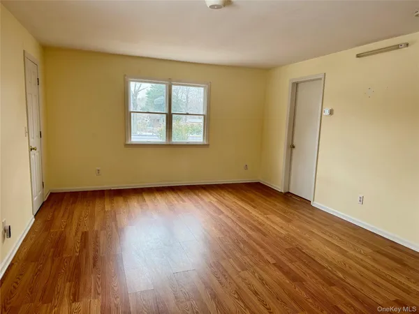 $3,200 | 1278 West Main Street, Riverhead, NY 11901