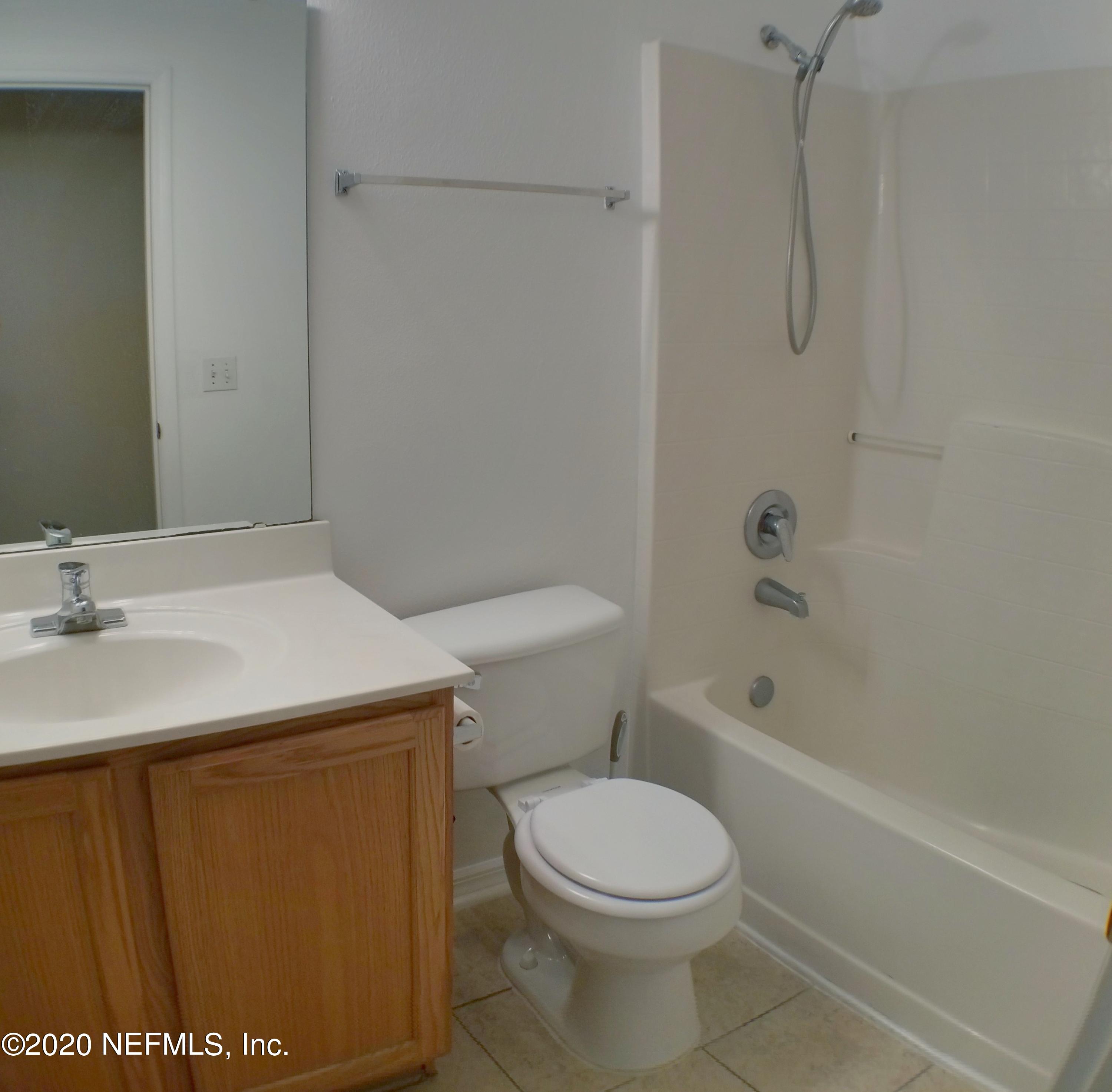 26 Reeding Ridge Drive West Jacksonville, FL 32225 - Photo 3 of 12 2nd bath