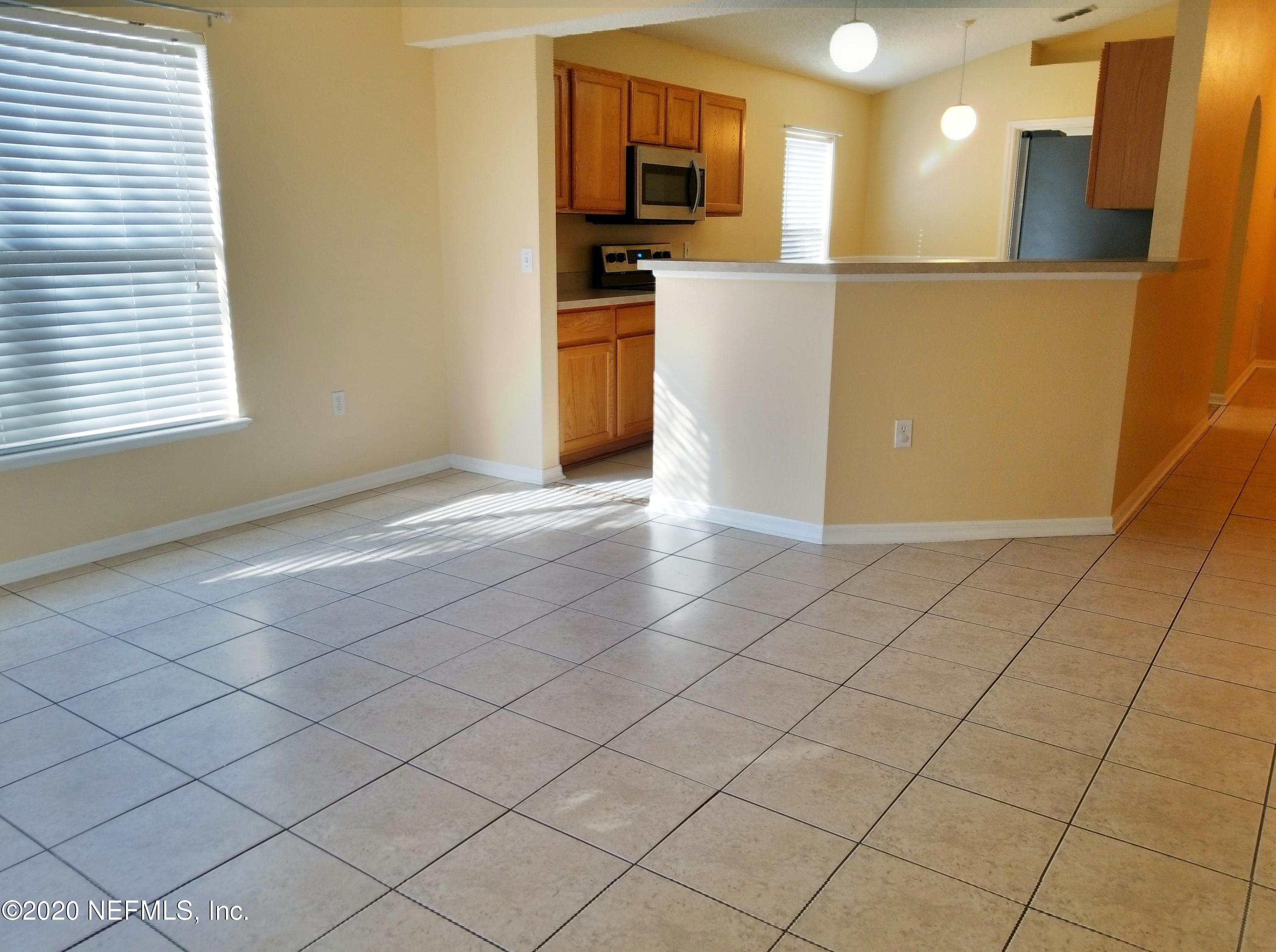 26 Reeding Ridge Drive West Jacksonville, FL 32225 - Photo 8 of 12 kitchen