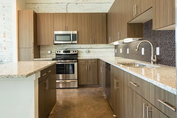 $1,466 | 801 West Vickery Boulevard, Unit 105, Fort Worth, TX 76104