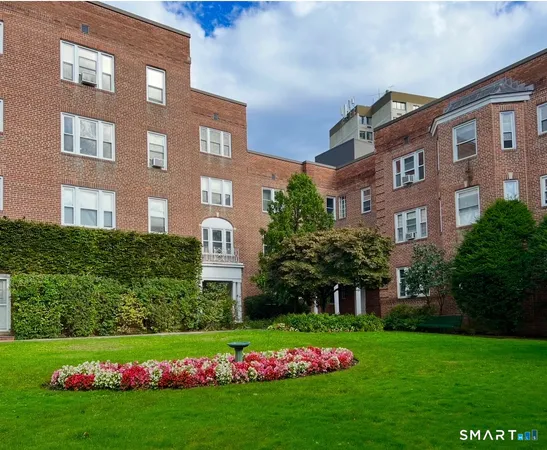 $3,900 | 70 Strawberry Hill Avenue, Unit 12D, Stamford, CT 06902