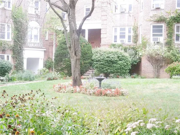 $3,900 | 70 Strawberry Hill Avenue, Unit 12D, Stamford, CT 06902