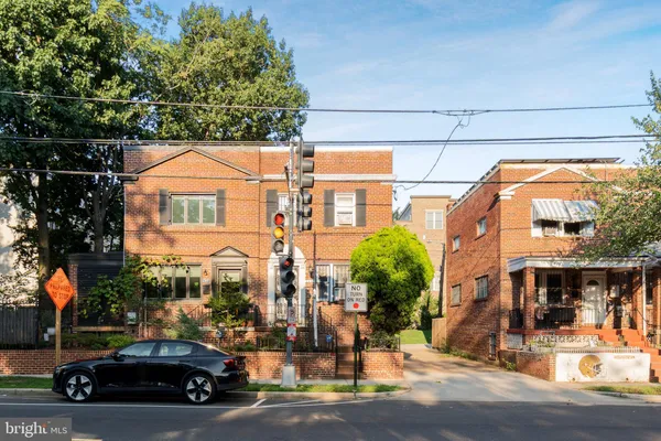 $2,750 | 2835 4th Street Northeast, Washington, DC 20002