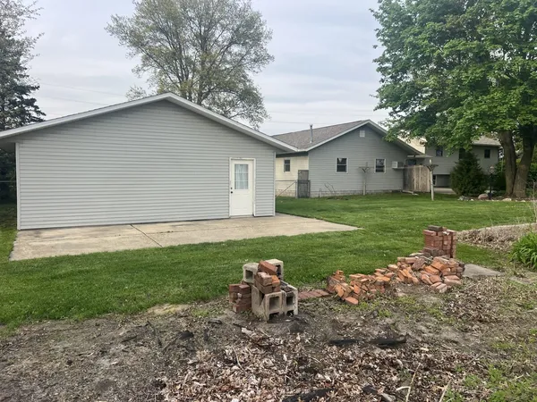 $290,000 | 10093 Wolf Road, Geneseo, IL 61254