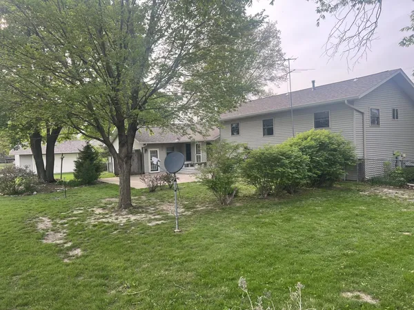 $290,000 | 10093 Wolf Road, Geneseo, IL 61254