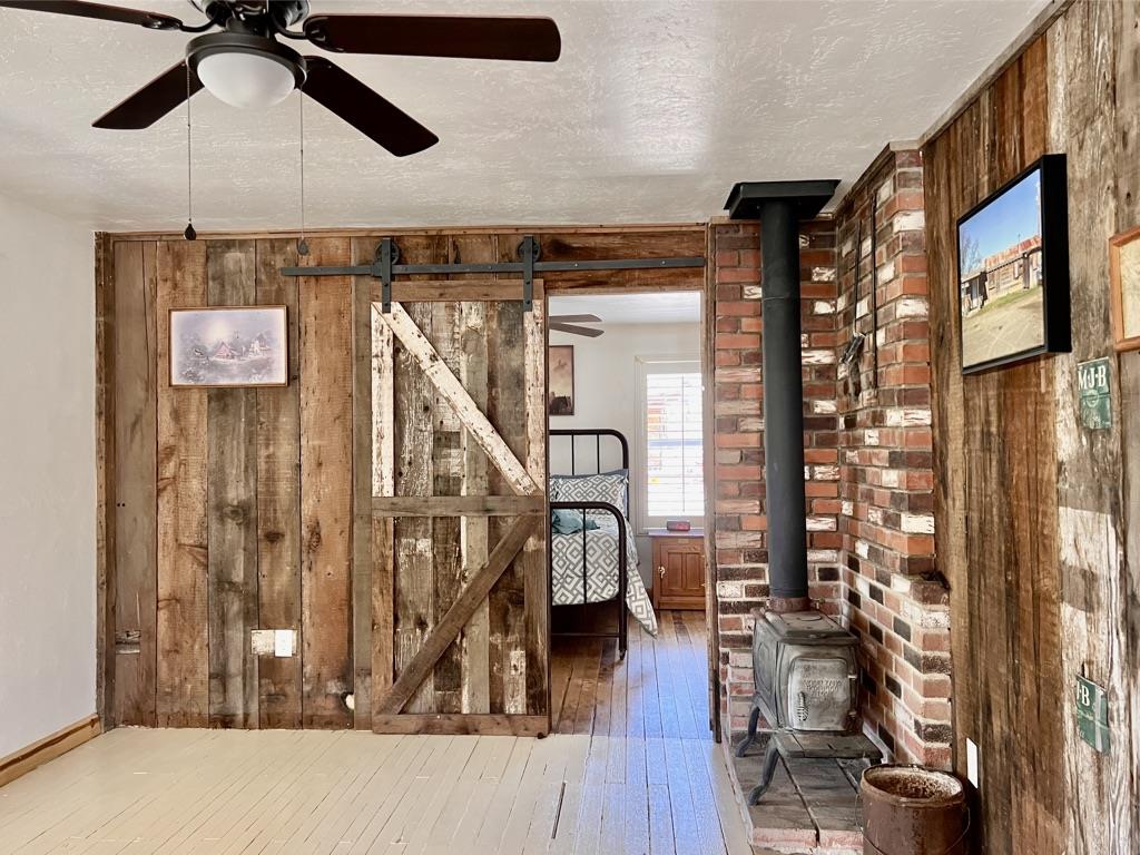 20505 Coalinga Road Paicines, CA 95043 - Photo 14 of 29 a view of an entryway with wooden floor
