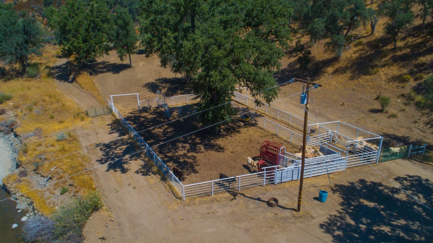 20505 Coalinga Road Paicines, CA 95043 - Photo 7 of 29
