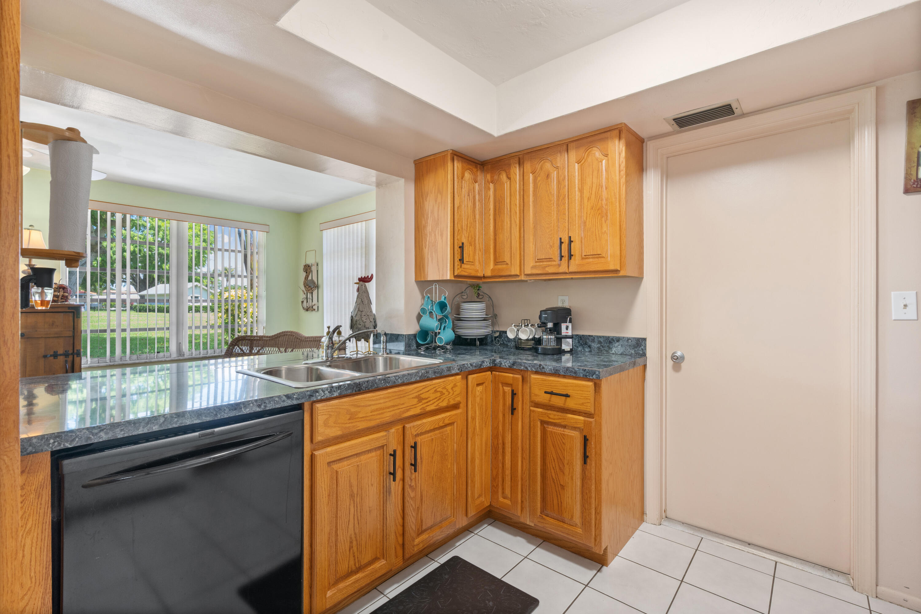 5017 Northwest 49th Road Tamarac, FL 33319 - Photo 8 of 32 10-print-5017 NW 49th Rd, Tamarac, FL-75