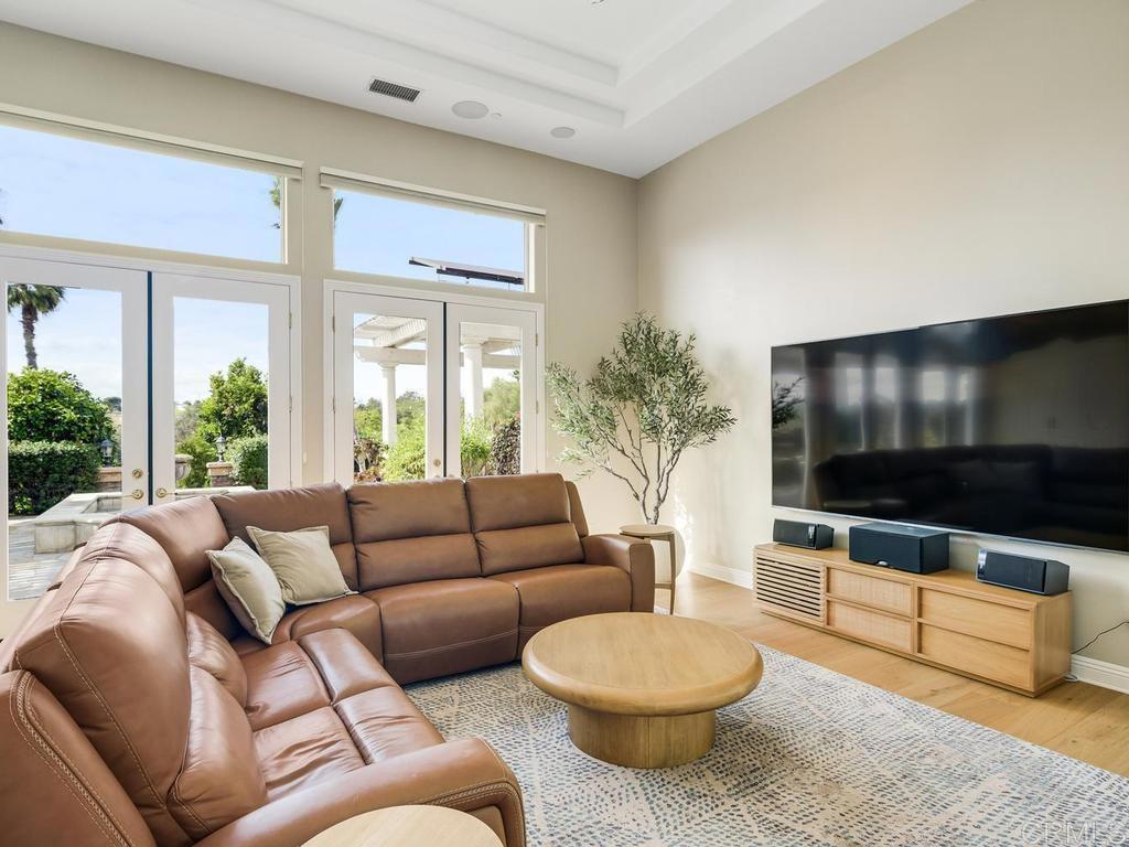 2737 Dos Lomas Fallbrook, CA 92028 - Photo 11 of 75 Living Room